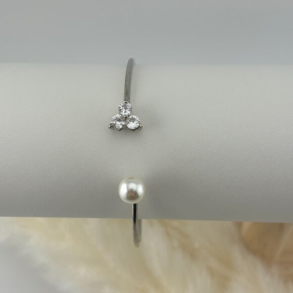 Faux Pearl and Cubic Zirconia Metal Bracelet - Picture 3 of 5